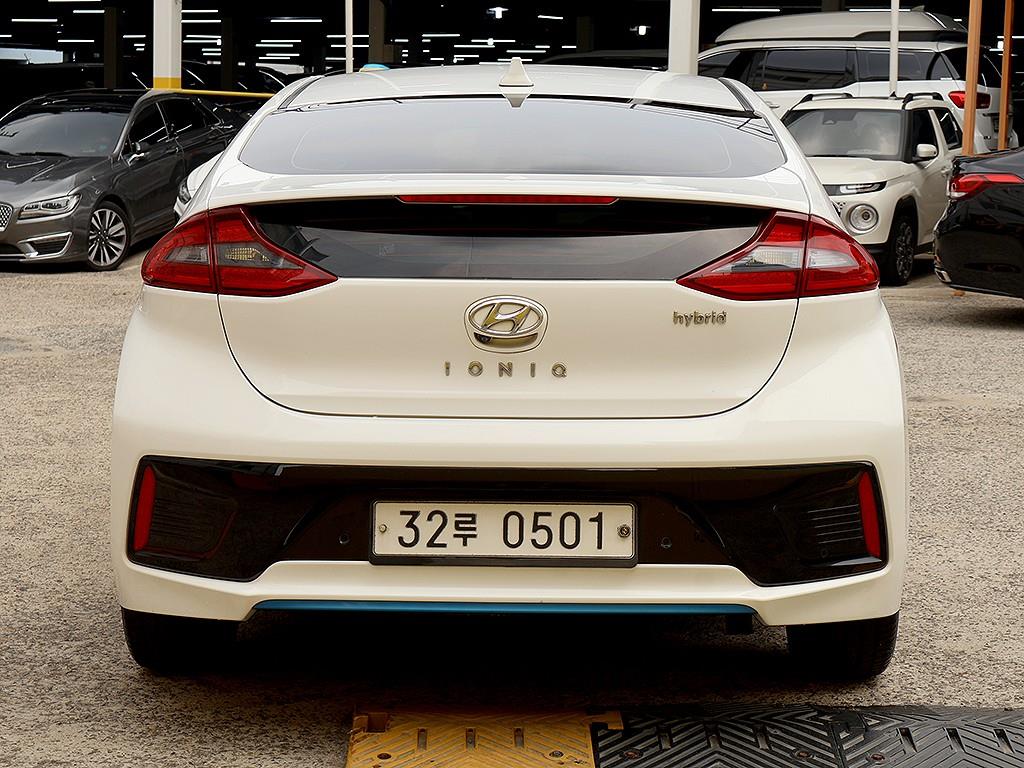 HYUNDAI Ioniq - Vista 3