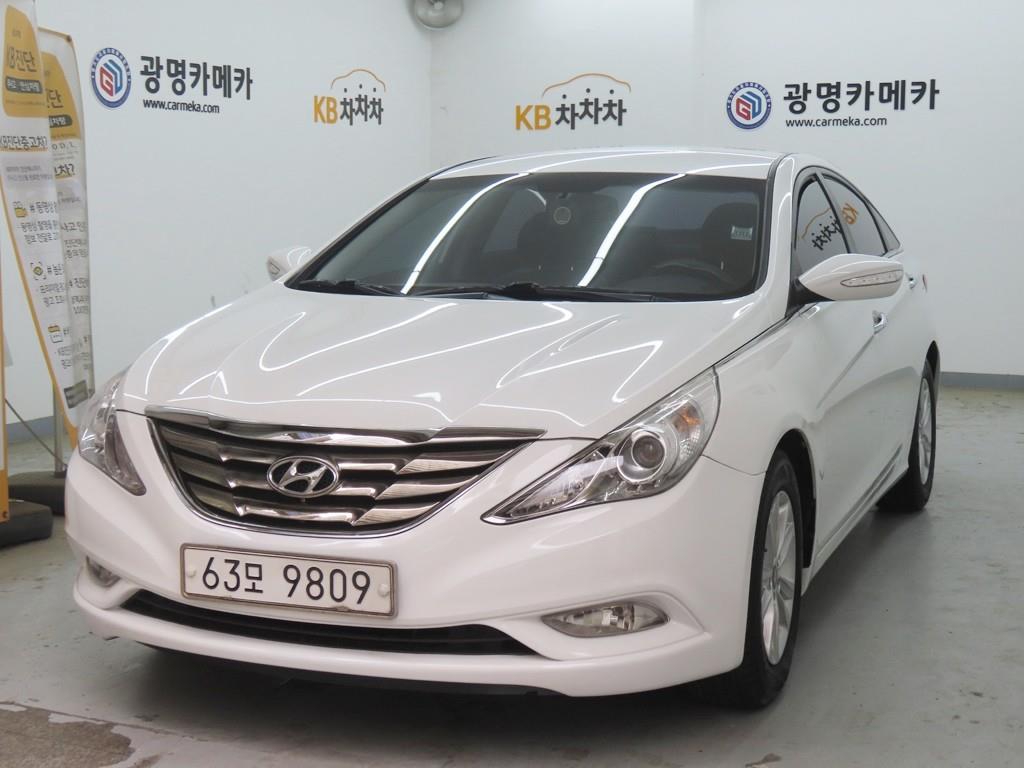 HYUNDAI Sonata - Vista 2