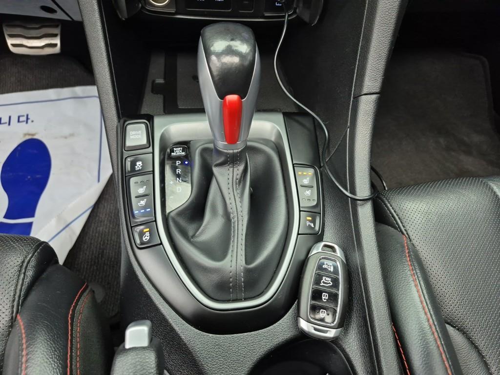 HYUNDAI Veloster - Vista 8