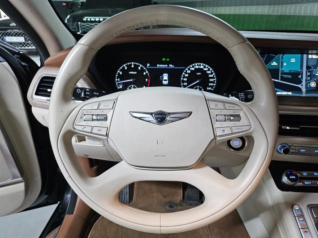 Genesis G90 - Vista 11