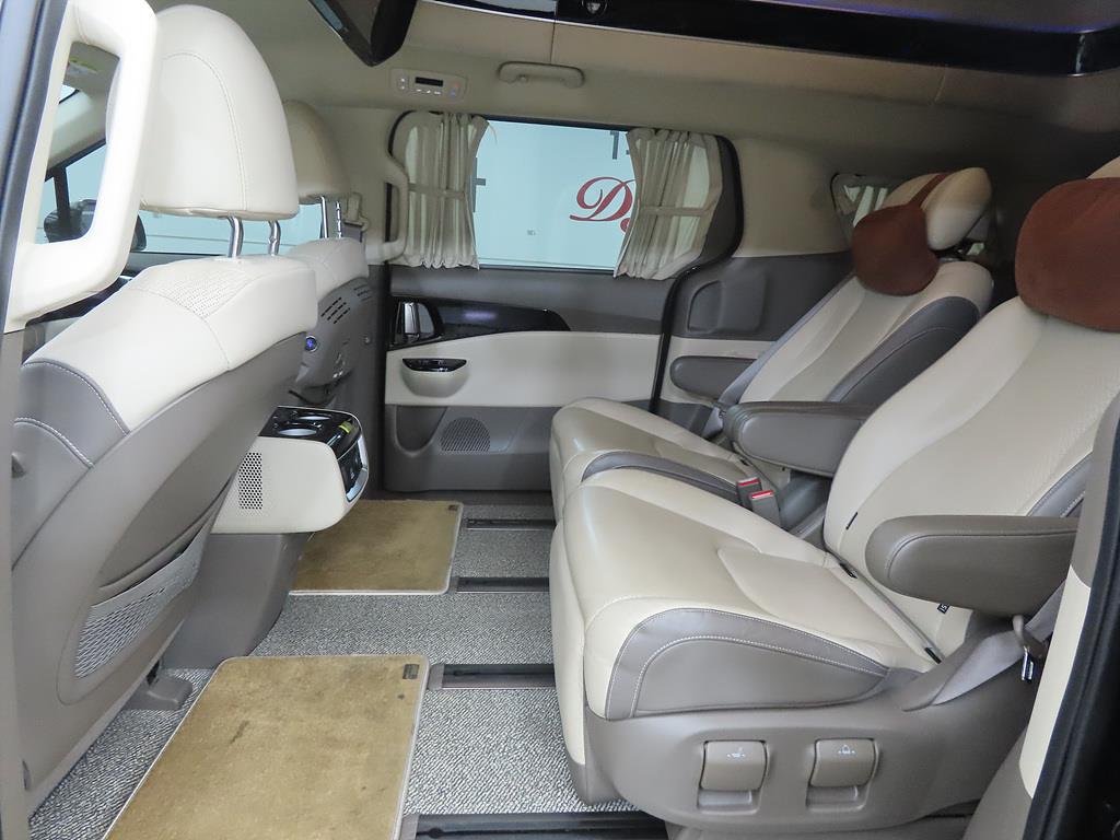 KIA Carnival - Vista 6