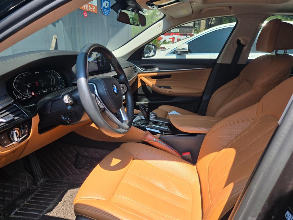 BMW 5 Series - Vista 5