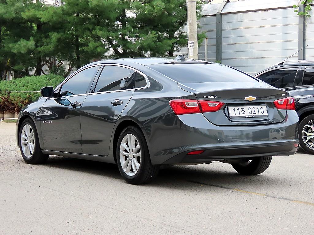 Chevrolet Malibu - Vista 3