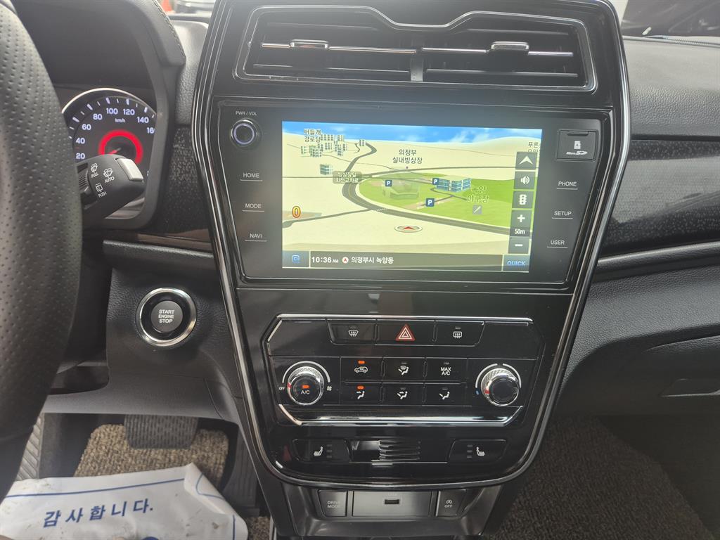 Ssangyong Tivoli - Vista 9