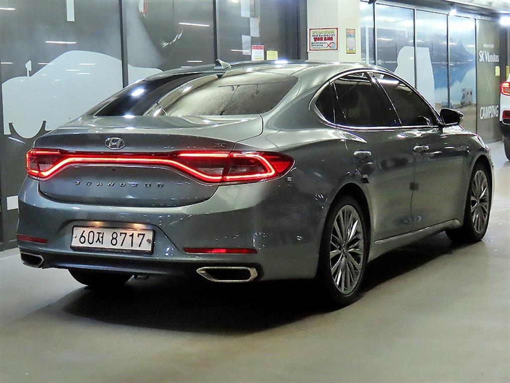 HYUNDAI Grandeur - Vista 4