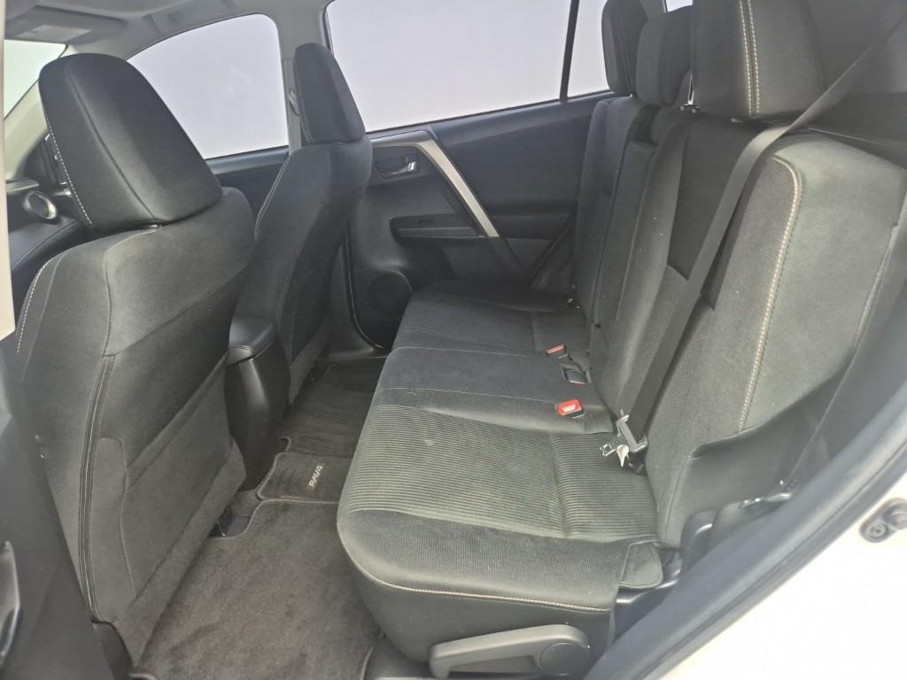 Toyota RAV4 - Vista 12