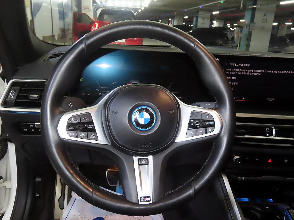 BMW i4 - Vista 8
