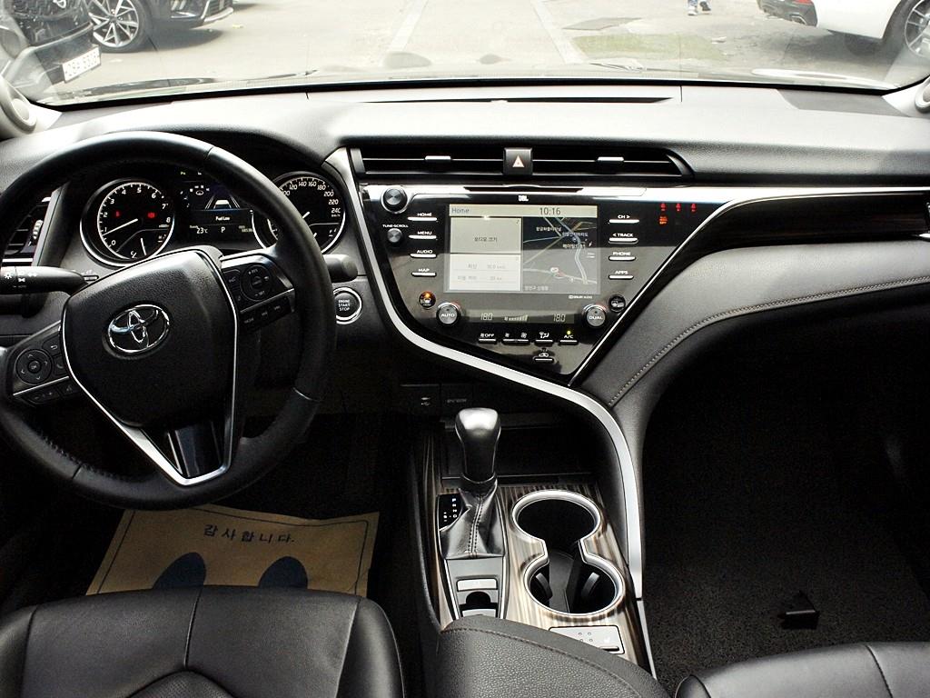 Toyota Camry - Vista 7