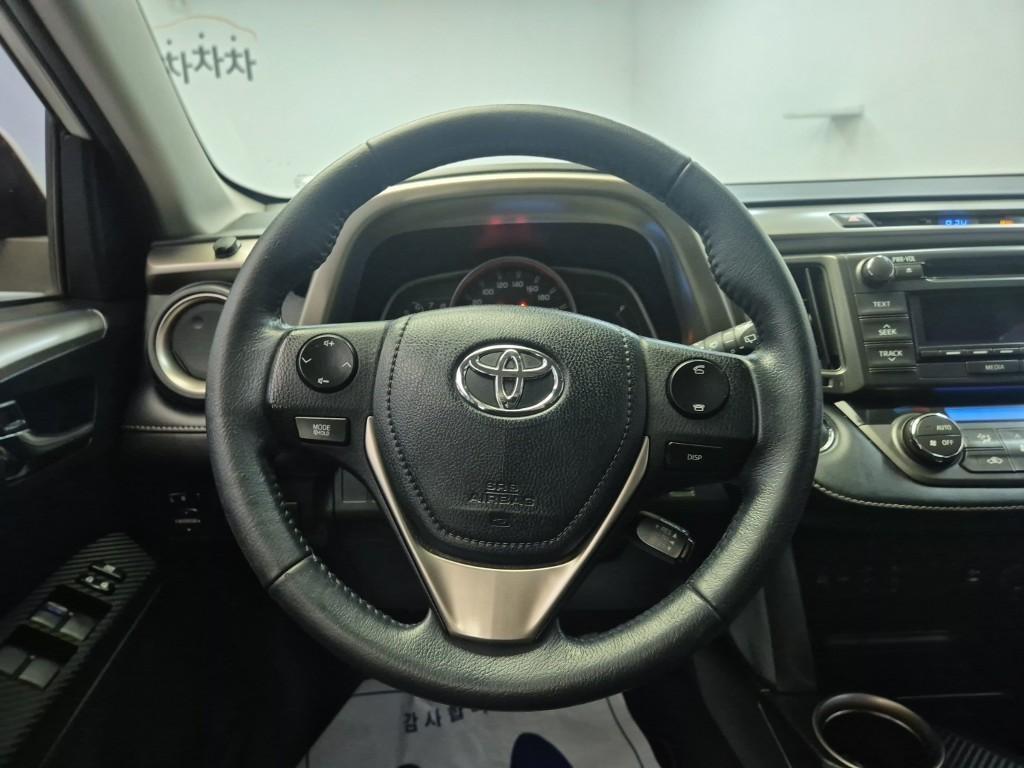 Toyota RAV4 - Vista 9