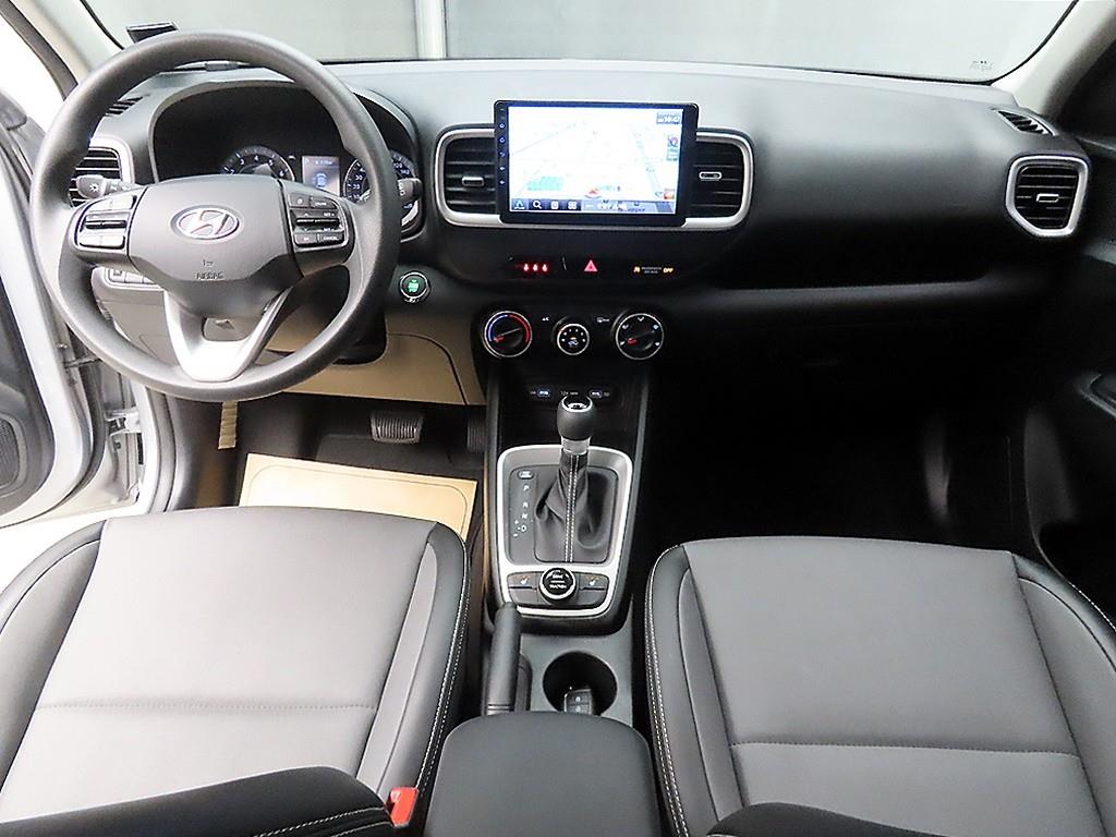HYUNDAI Venue - Vista 7