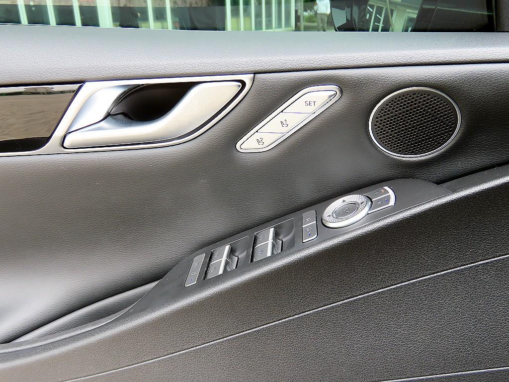 Genesis G80 - Vista 11