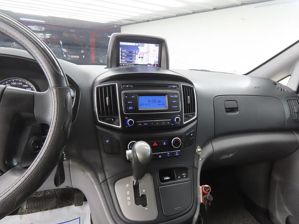 HYUNDAI Starex - Vista 11