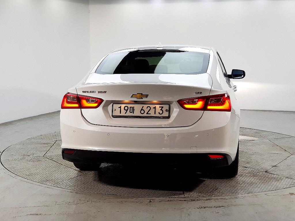 Chevrolet Malibu - Vista 3