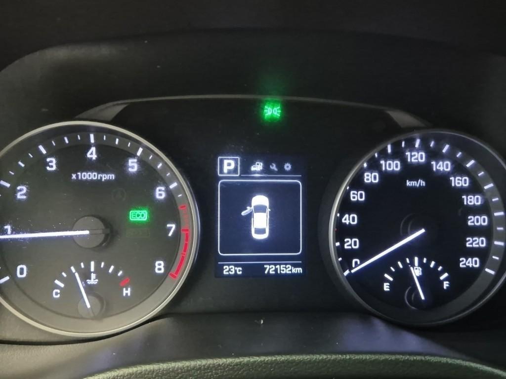 HYUNDAI Avante - Vista 6