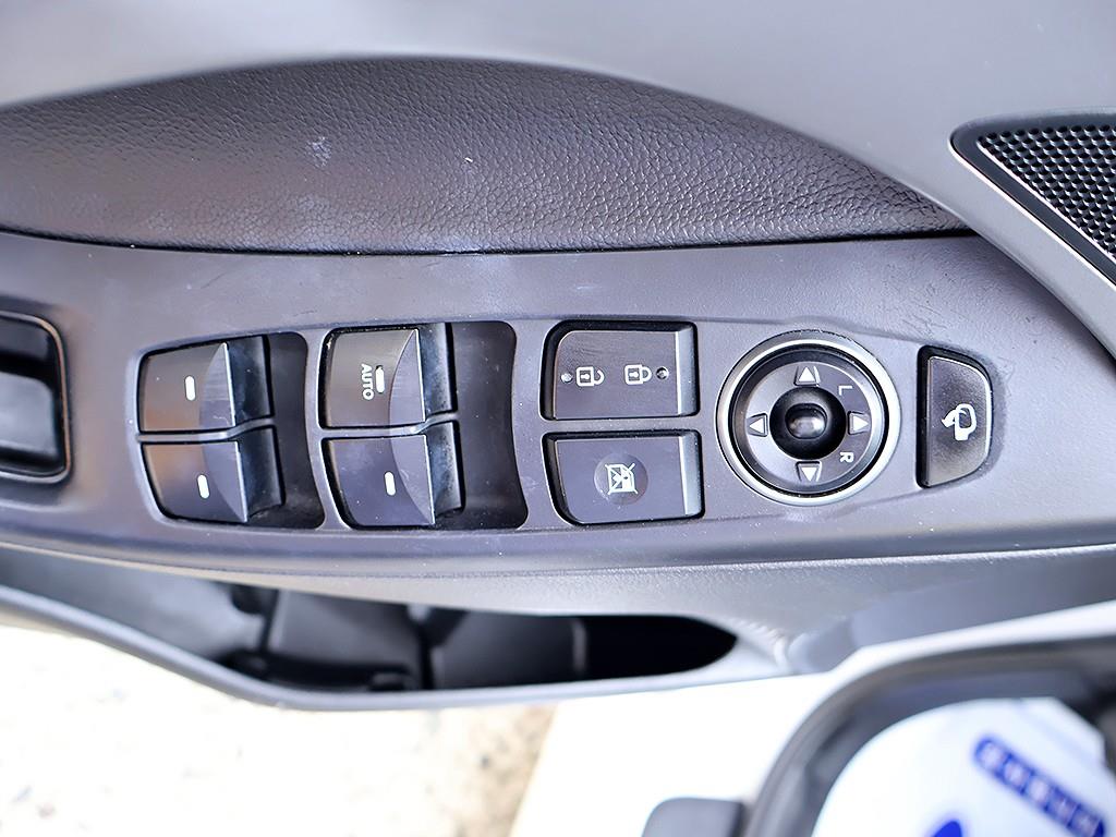 HYUNDAI Avante - Vista 11