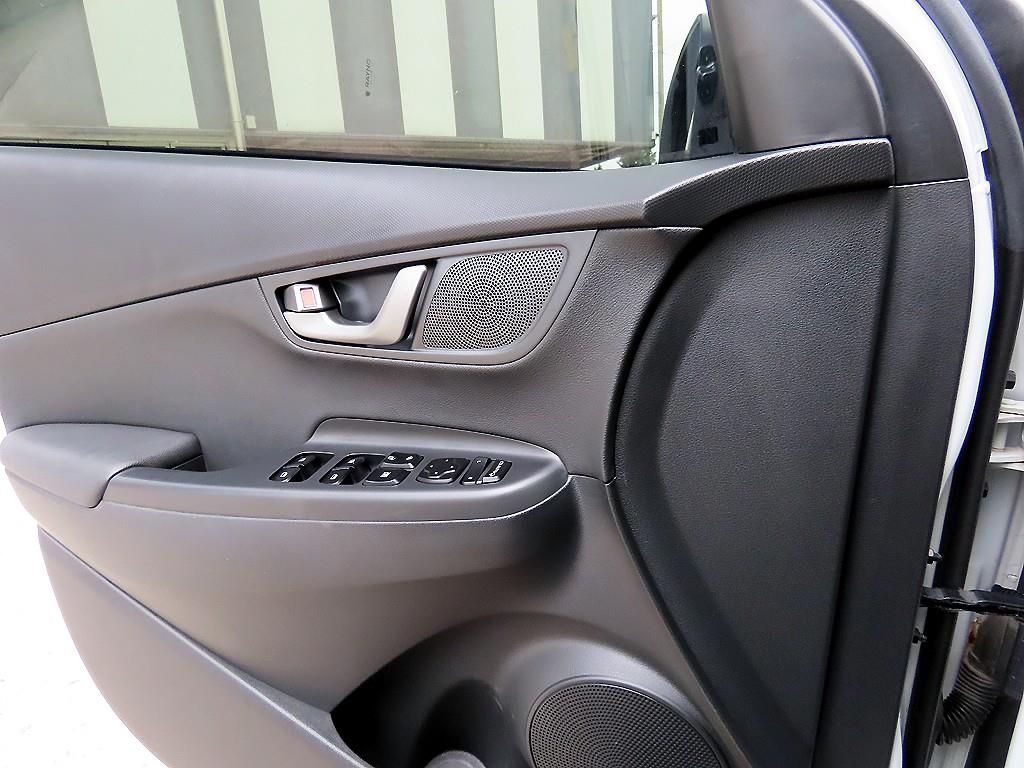 HYUNDAI Kona - Vista 11