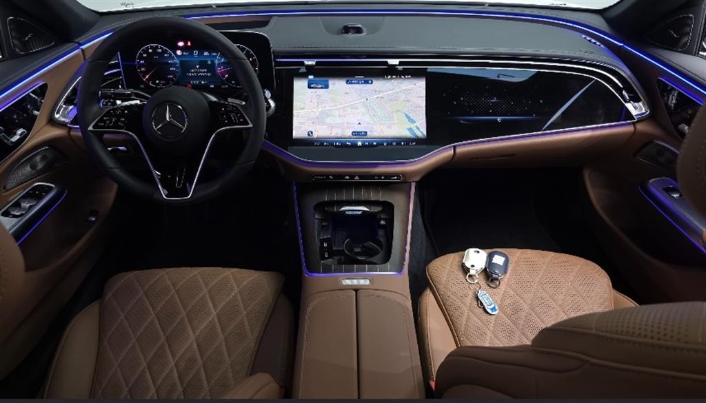 Mercedes Benz E class - Vista 10