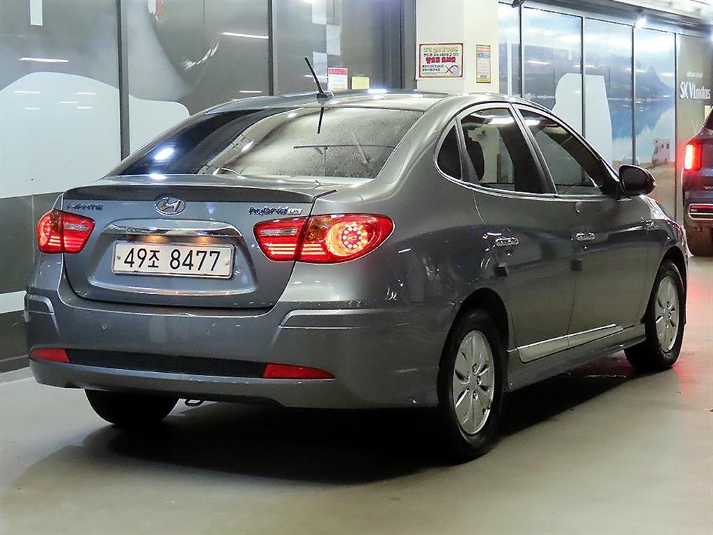 HYUNDAI Avante - Vista 4