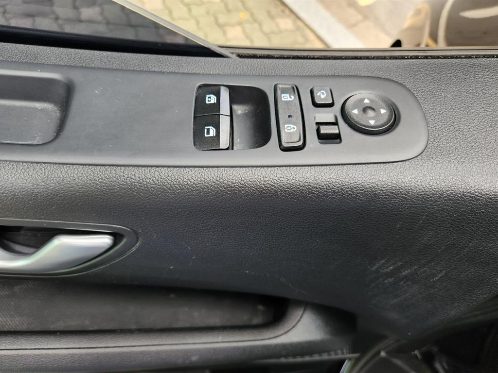 HYUNDAI Staria - Vista 8