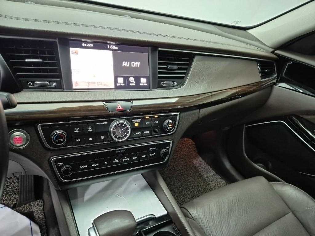 KIA K7 - Vista 10