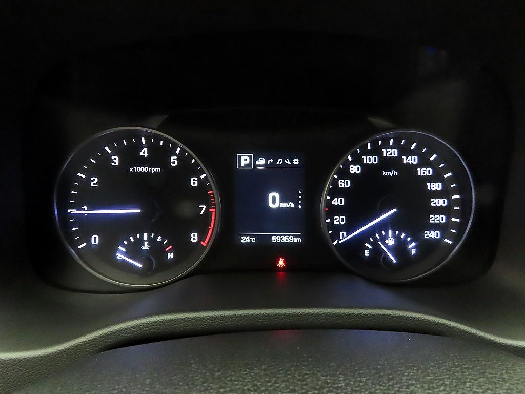 HYUNDAI Avante - Vista 6