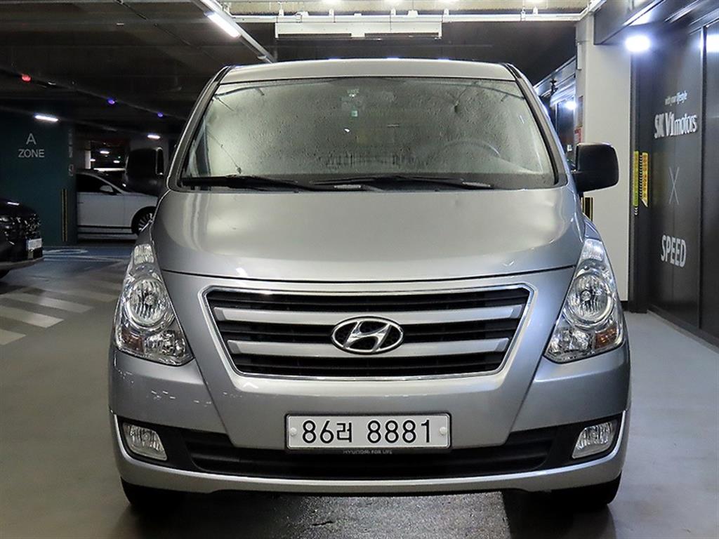 HYUNDAI Starex - Vista 2