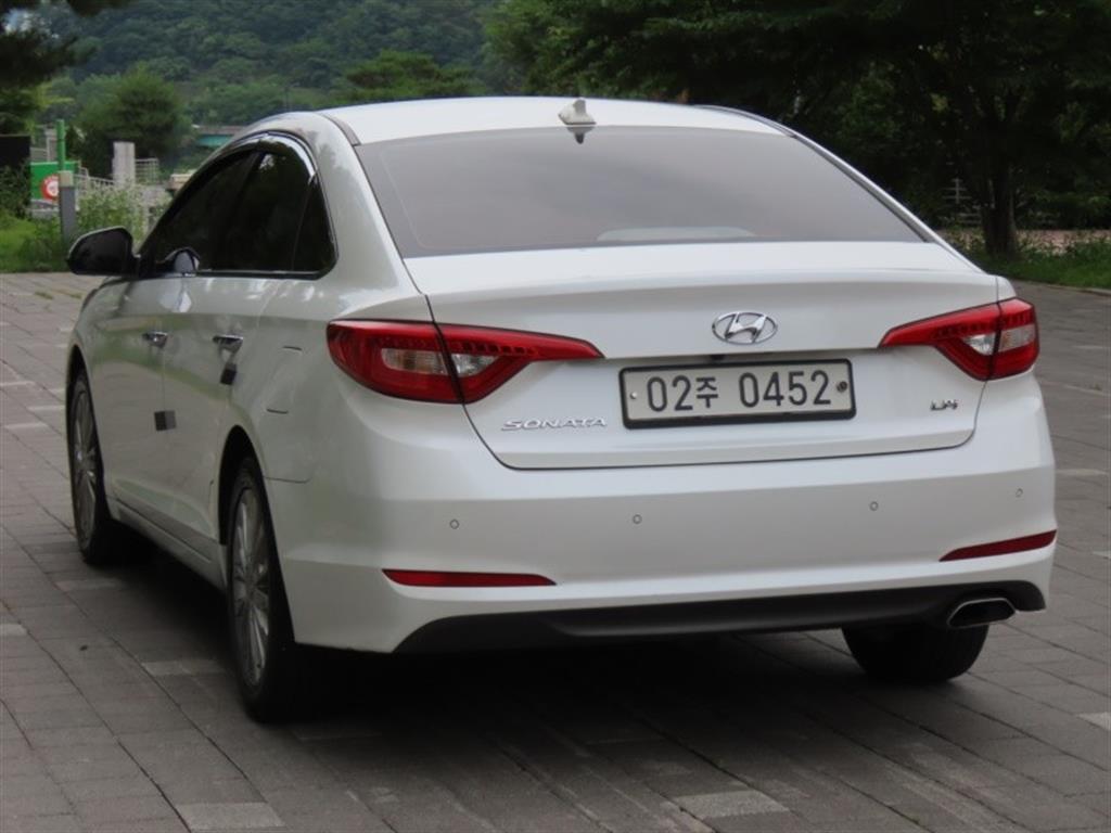 HYUNDAI Sonata - Vista 4