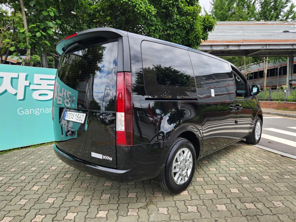 HYUNDAI Staria - Vista 3
