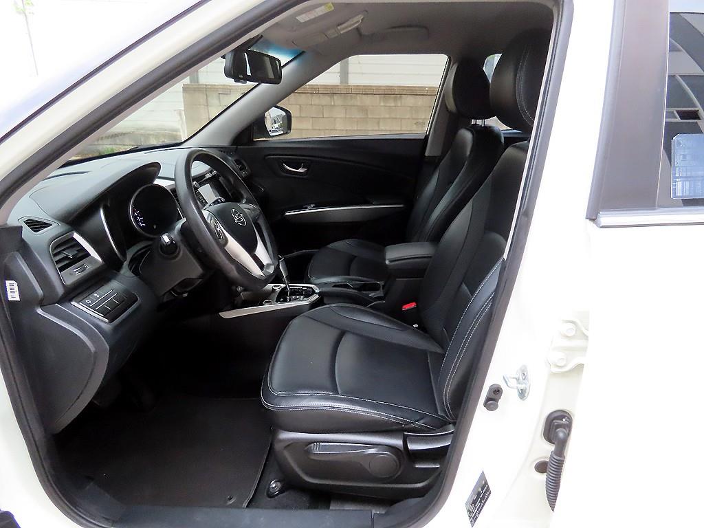 Ssangyong Tivoli - Vista 5
