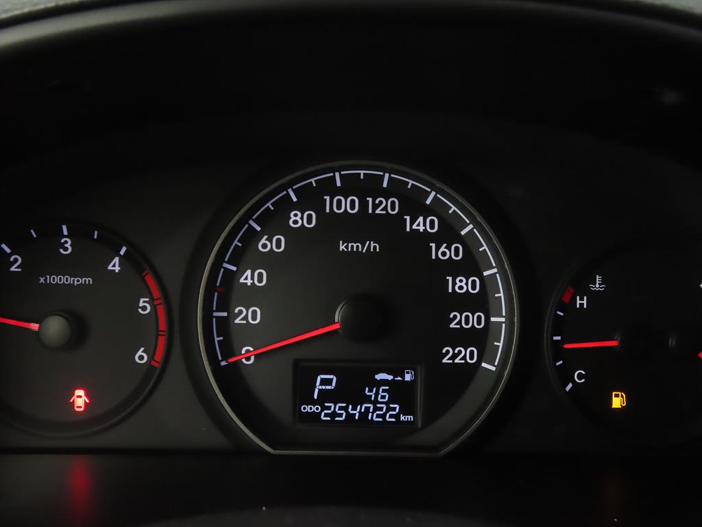 HYUNDAI Starex - Vista 10