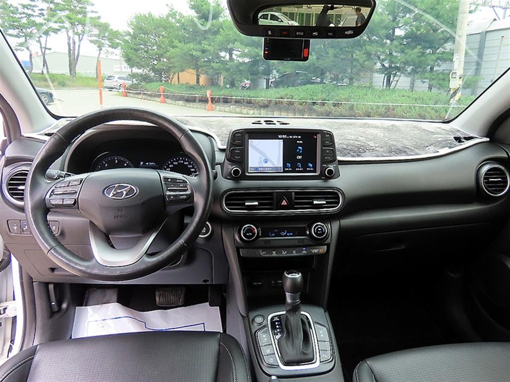 HYUNDAI Kona - Vista 7
