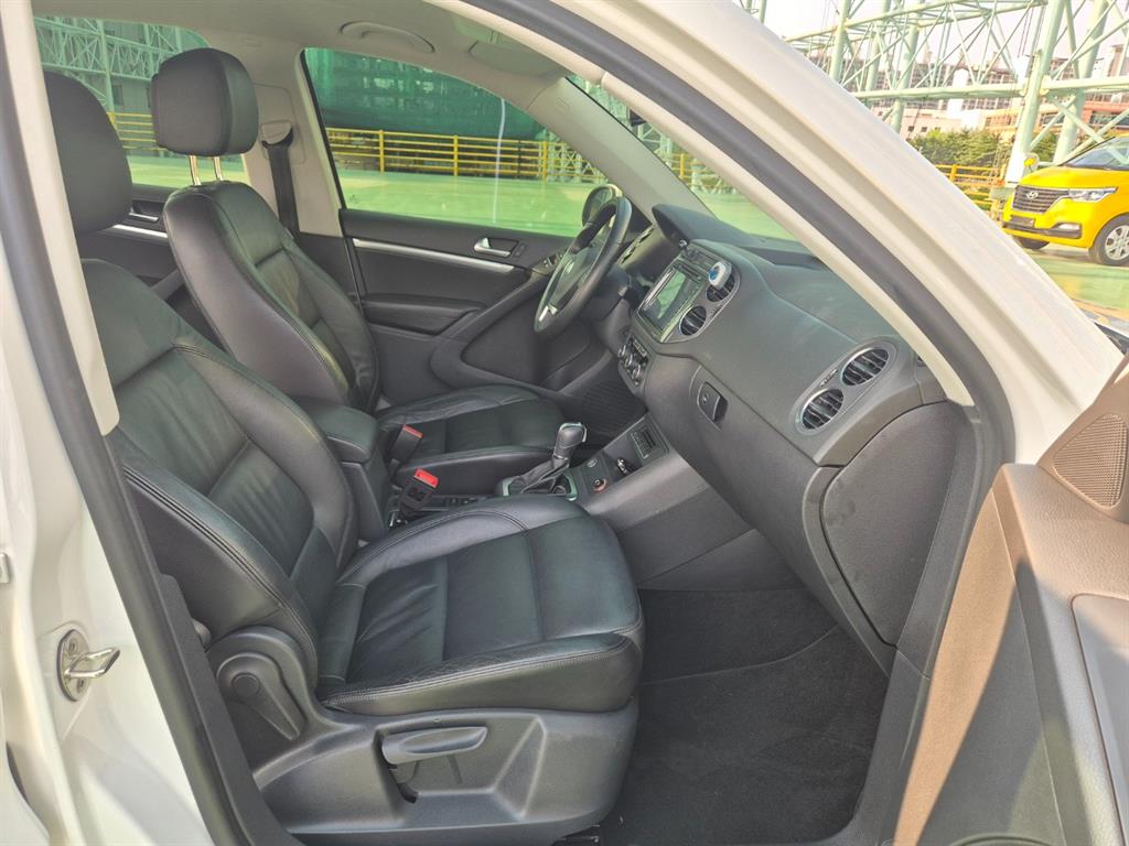 Volkswagen Tiguan - Vista 9