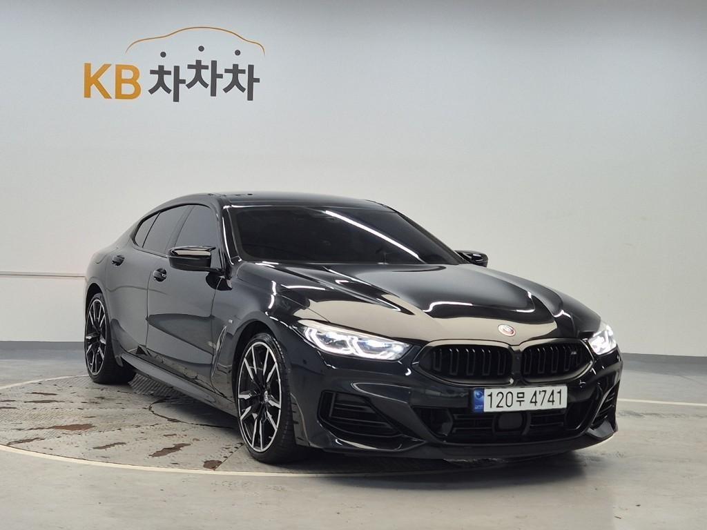 BMW 8 Series - Vista 4