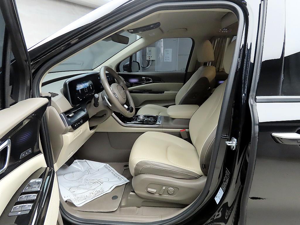 KIA Carnival - Vista 5