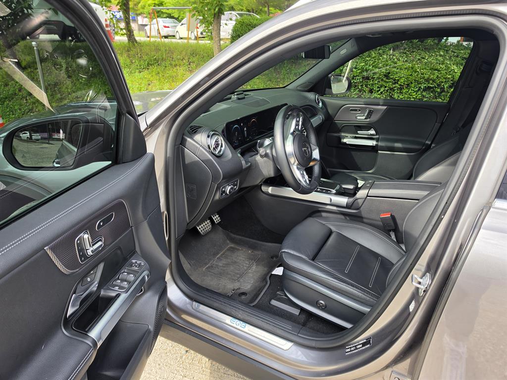 Mercedes Benz EQB - Vista 6