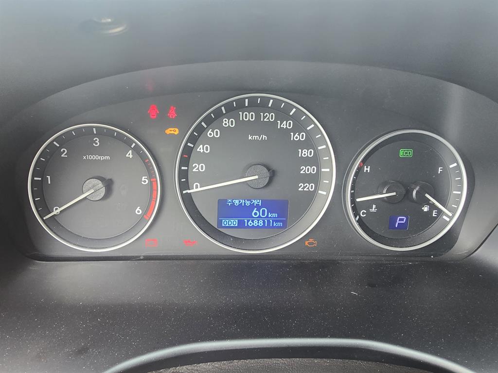 HYUNDAI Starex - Vista 3