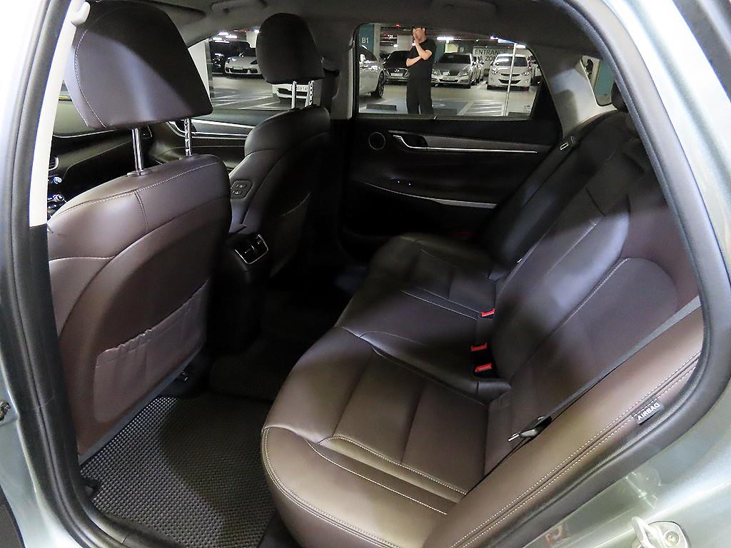 HYUNDAI Grandeur - Vista 7