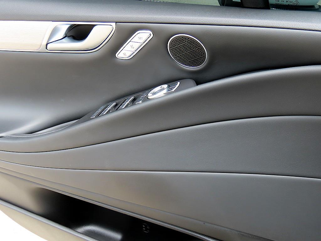 Genesis G80 - Vista 12