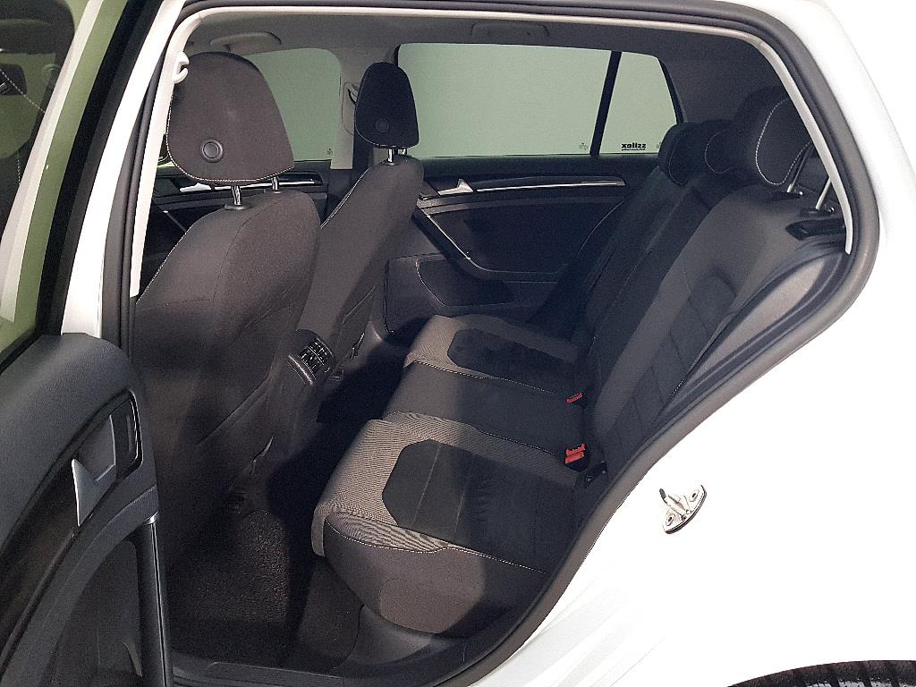 Volkswagen Golf - Vista 8