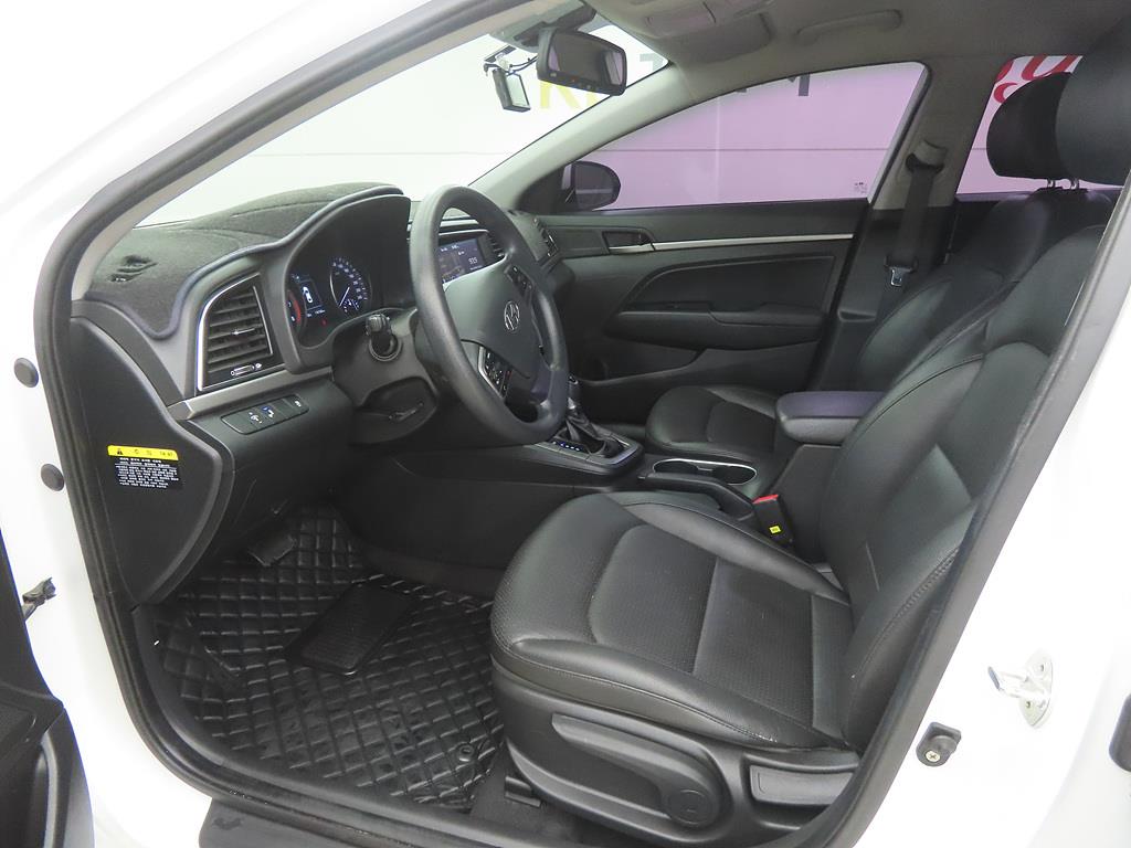 HYUNDAI Avante - Vista 5