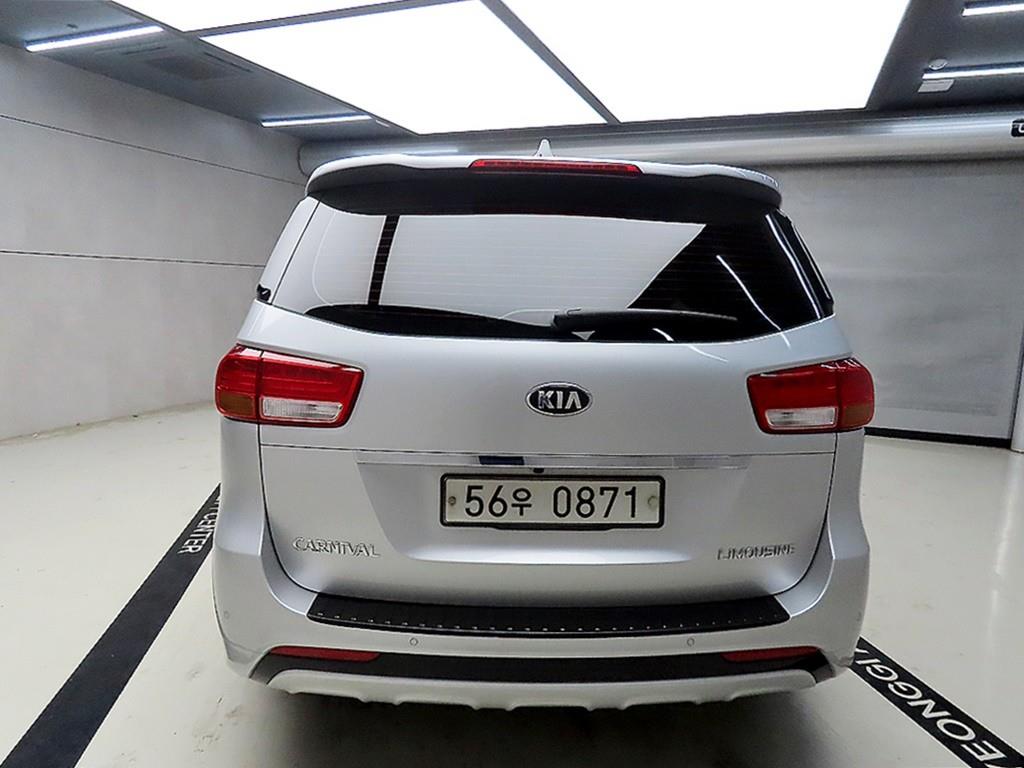 KIA Carnival - Vista 3