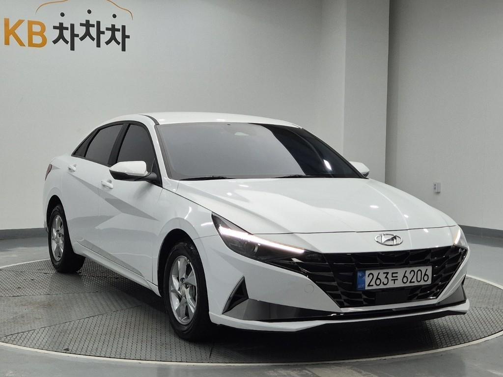 HYUNDAI Avante - Vista 4