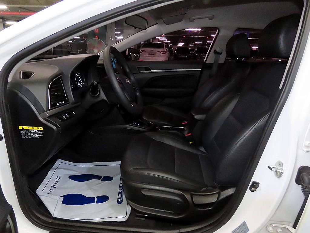 HYUNDAI Avante - Vista 6