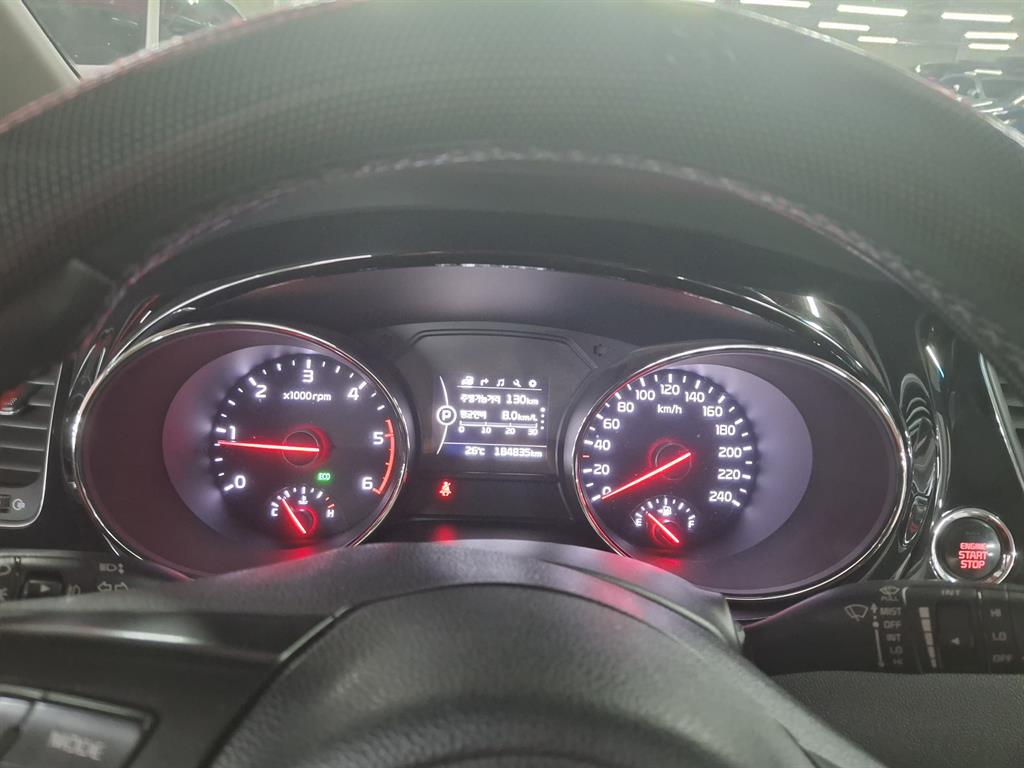 KIA Carnival - Vista 6