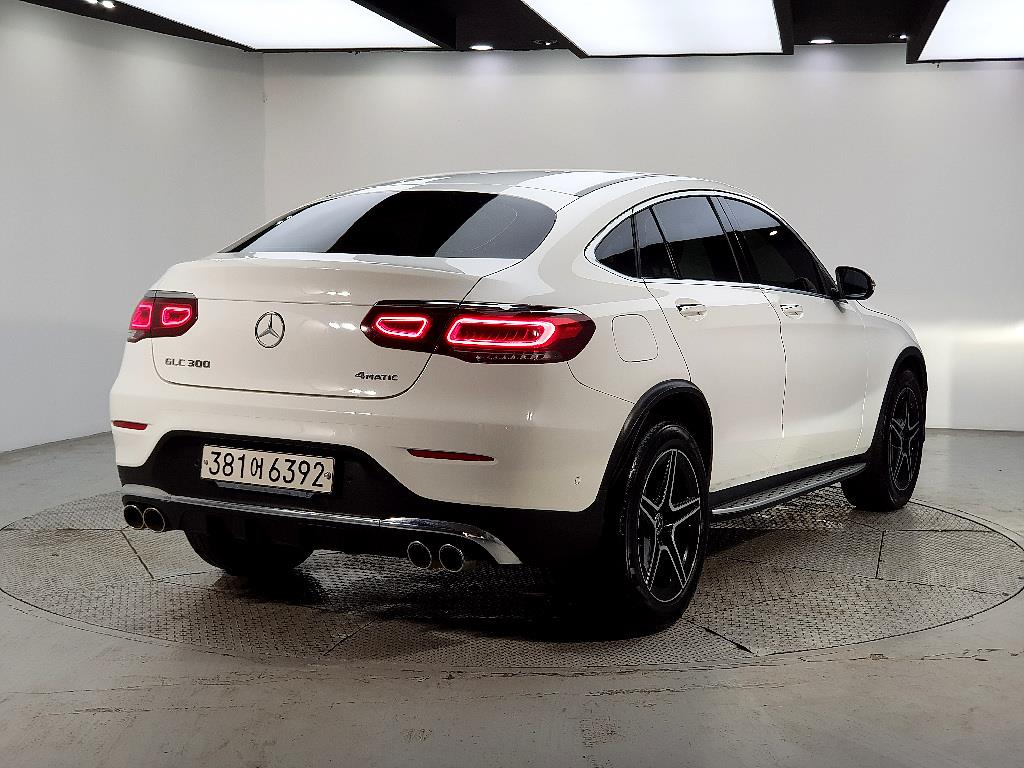 Mercedes Benz GLC Class - Vista 4