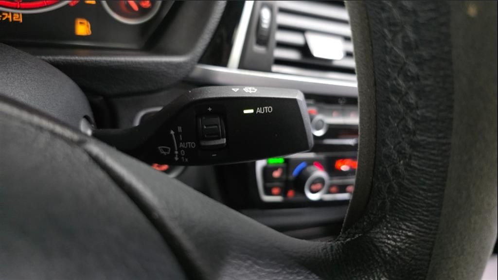 BMW 3 series 2018 Negro - Importación desde Corea - HF Imports Iquique - Foto 18
