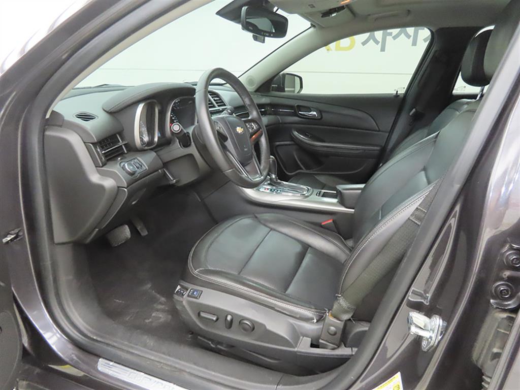 Chevrolet Malibu - Vista 5