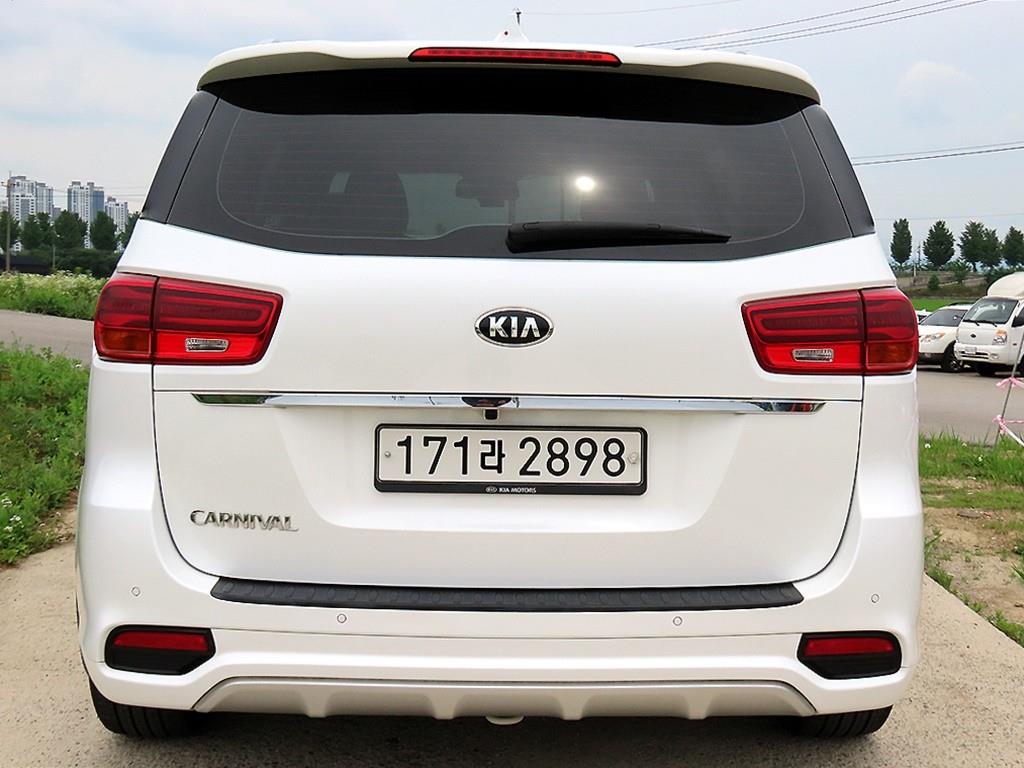KIA Carnival - Vista 4