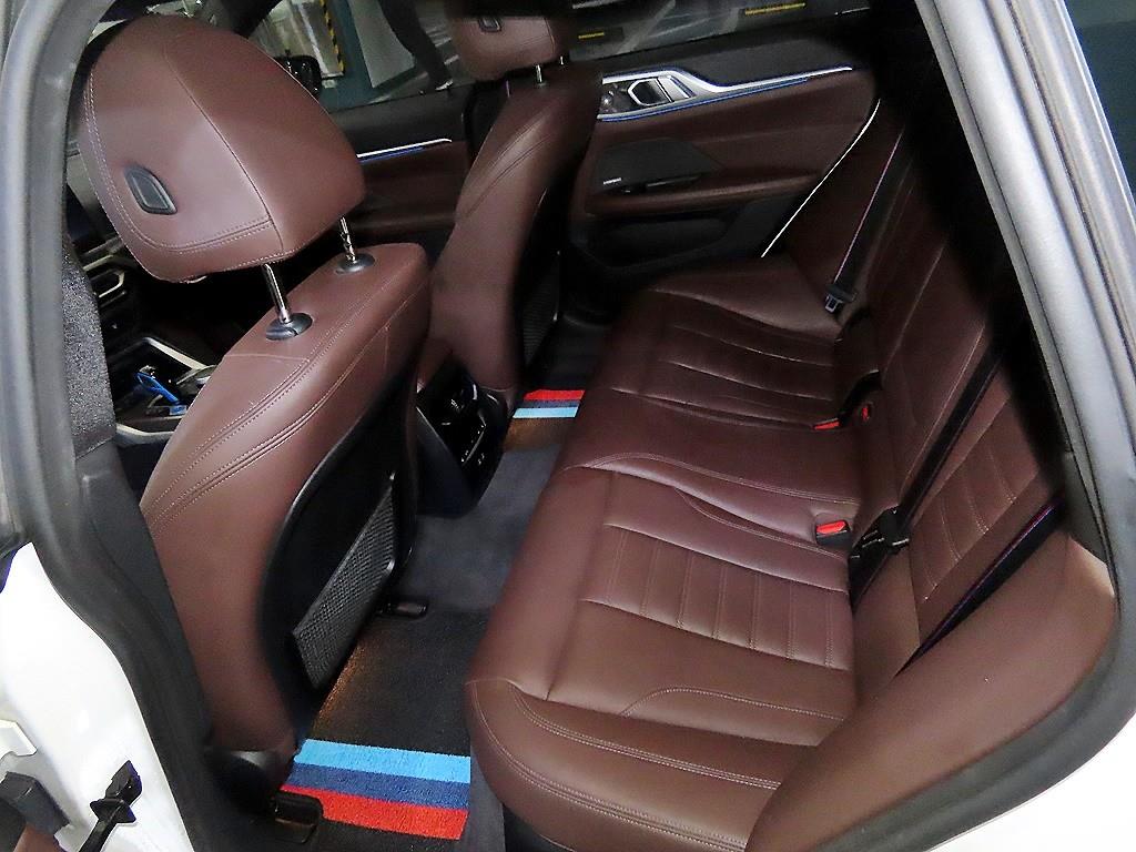 BMW i4 - Vista 7