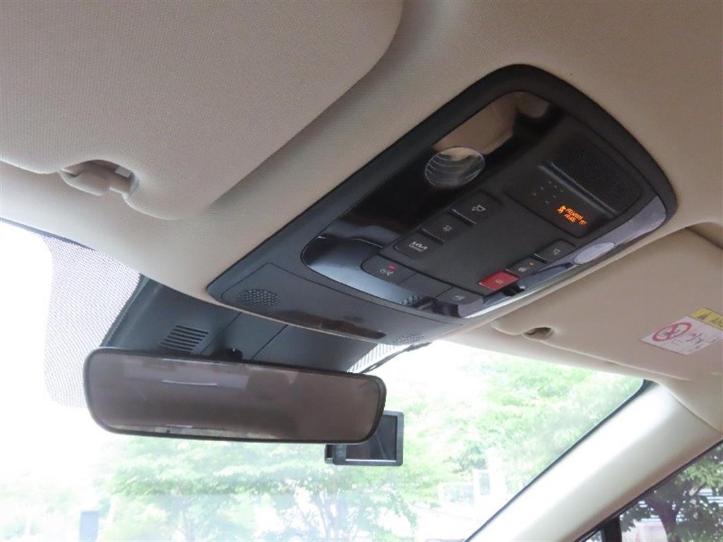 KIA Carnival - Vista 10